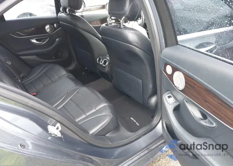 2015 Mercedes-Benz C 300 Sport из США, поврежденный, VIN 55SWF4JB5FU077424